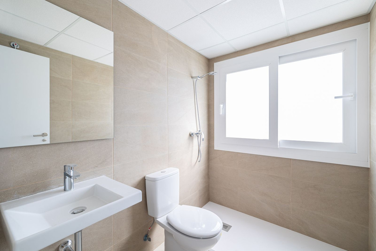 3 Bed Apartment for sale in Torreblanca Costa Del Sol, Málaga, Spain