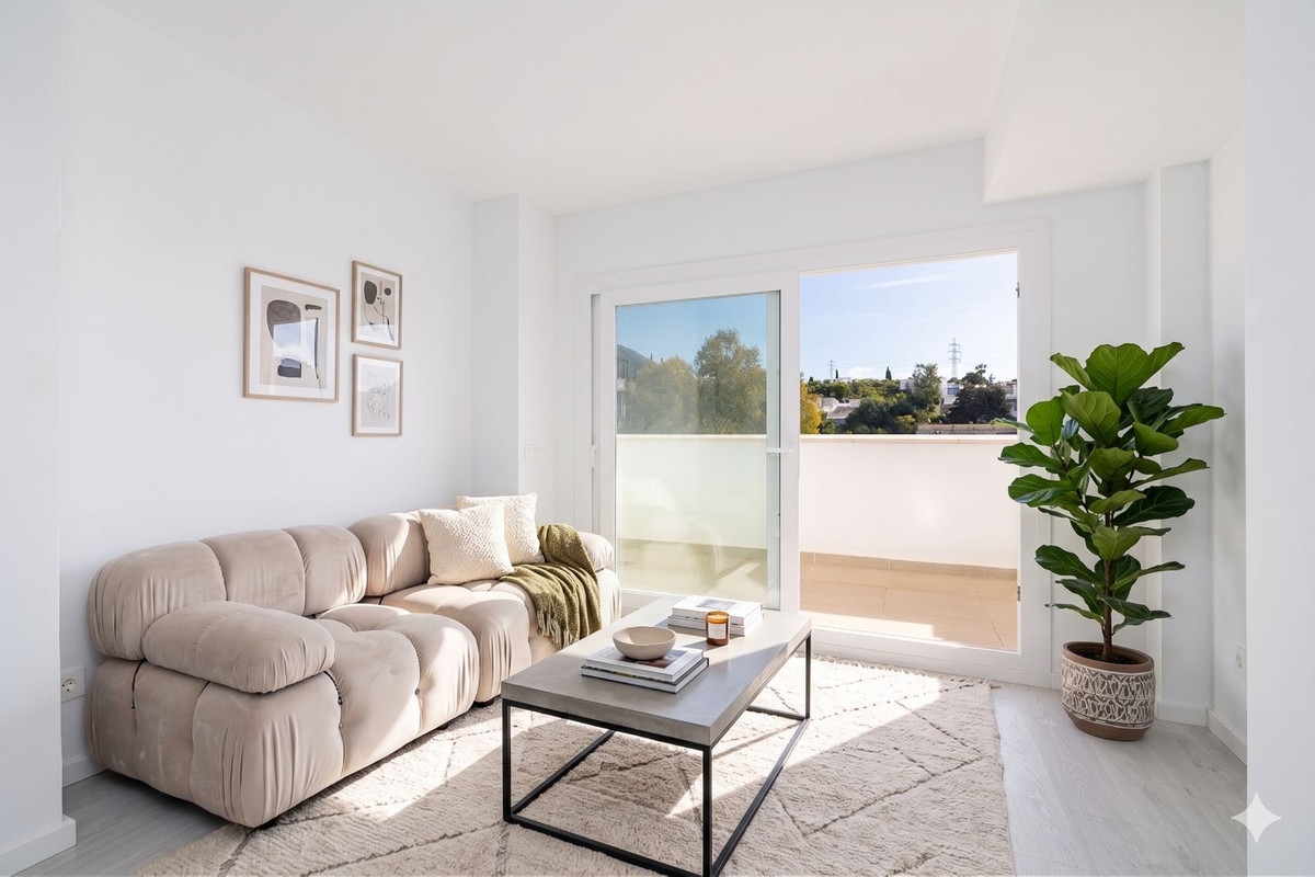 3 Bed Apartment for sale in Torreblanca Costa Del Sol, Málaga, Spain