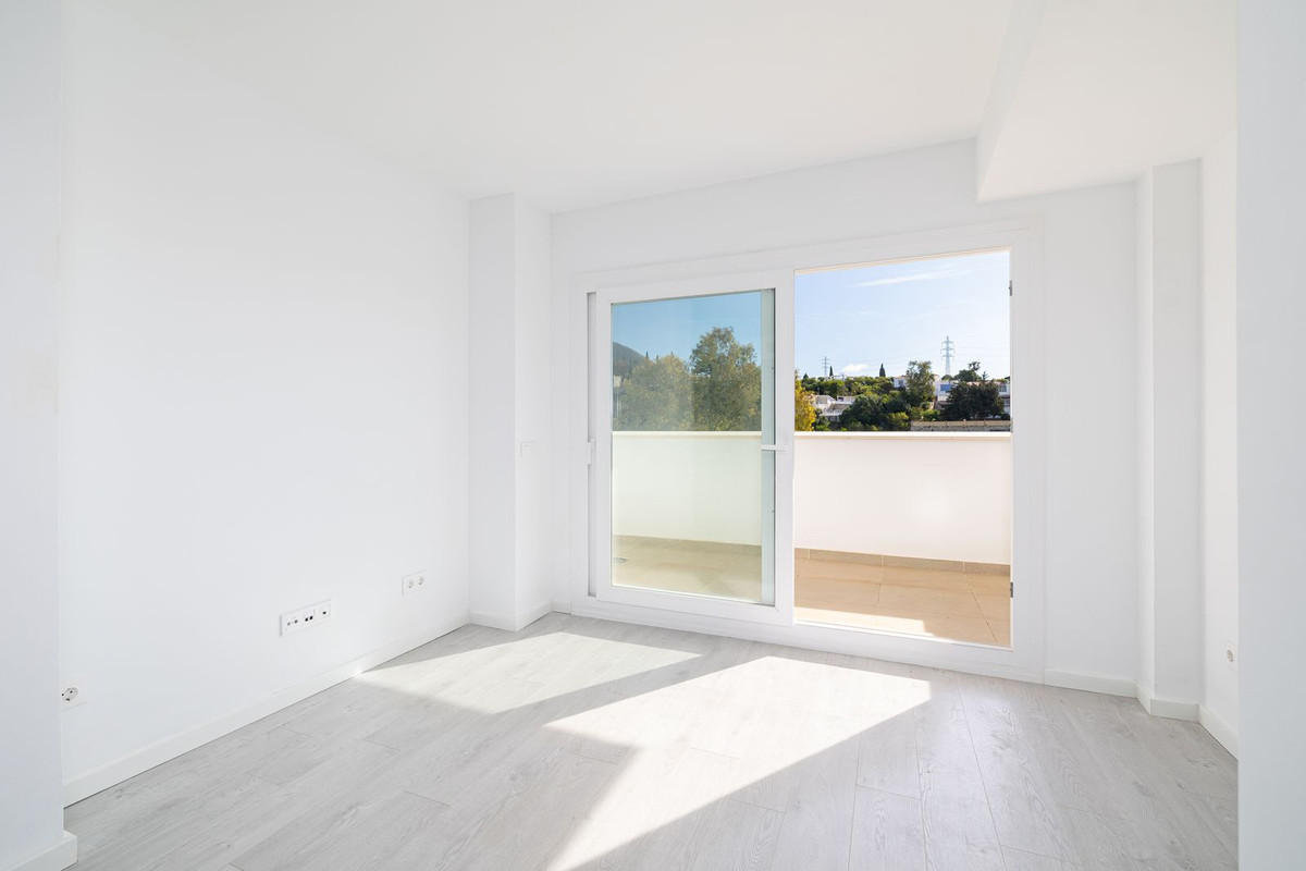 3 Bed Apartment for sale in Torreblanca Costa Del Sol, Málaga, Spain