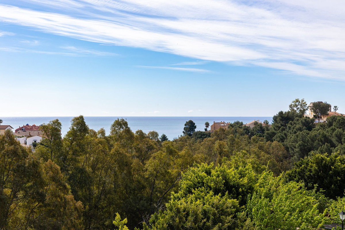 3 Bed Apartment for sale in Torreblanca Costa Del Sol, Málaga, Spain