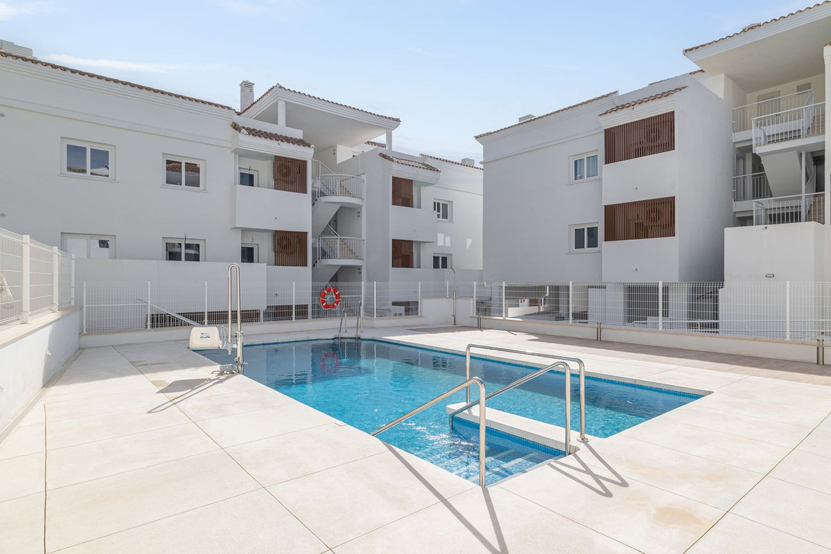 3 Bed Apartment for sale in Torreblanca Costa Del Sol, Málaga, Spain