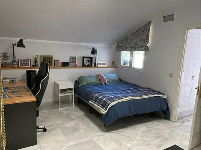 4 Bed Apartment for sale in The Golden Mile Costa Del Sol, Málaga, Spain