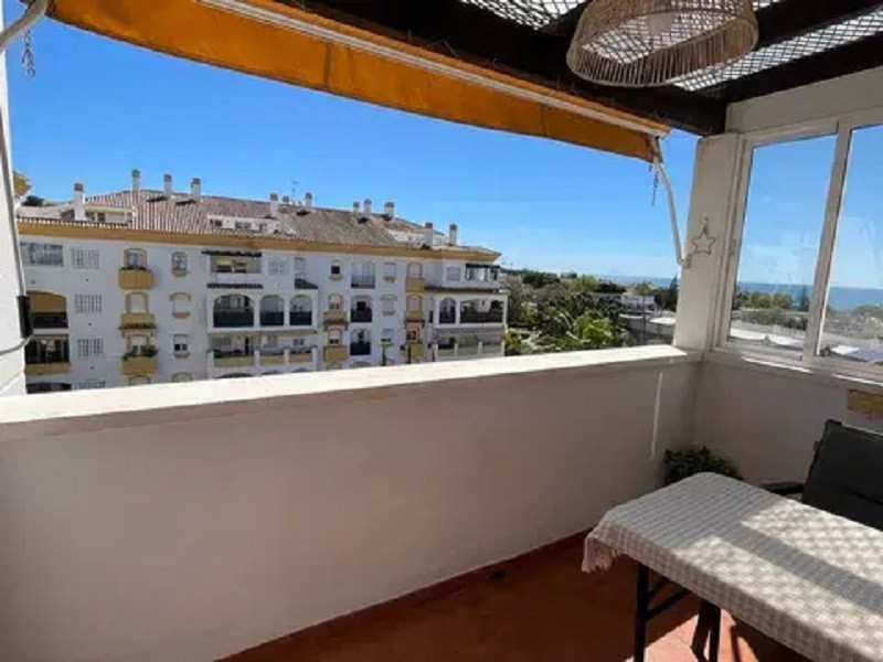4 Bed Apartment for sale in The Golden Mile Costa Del Sol, Málaga, Spain