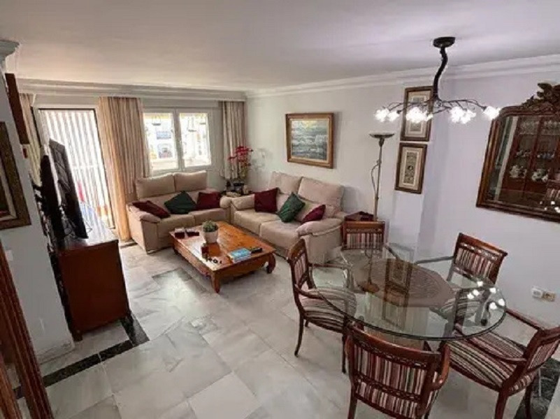 4 Bed Apartment for sale in The Golden Mile Costa Del Sol, Málaga, Spain