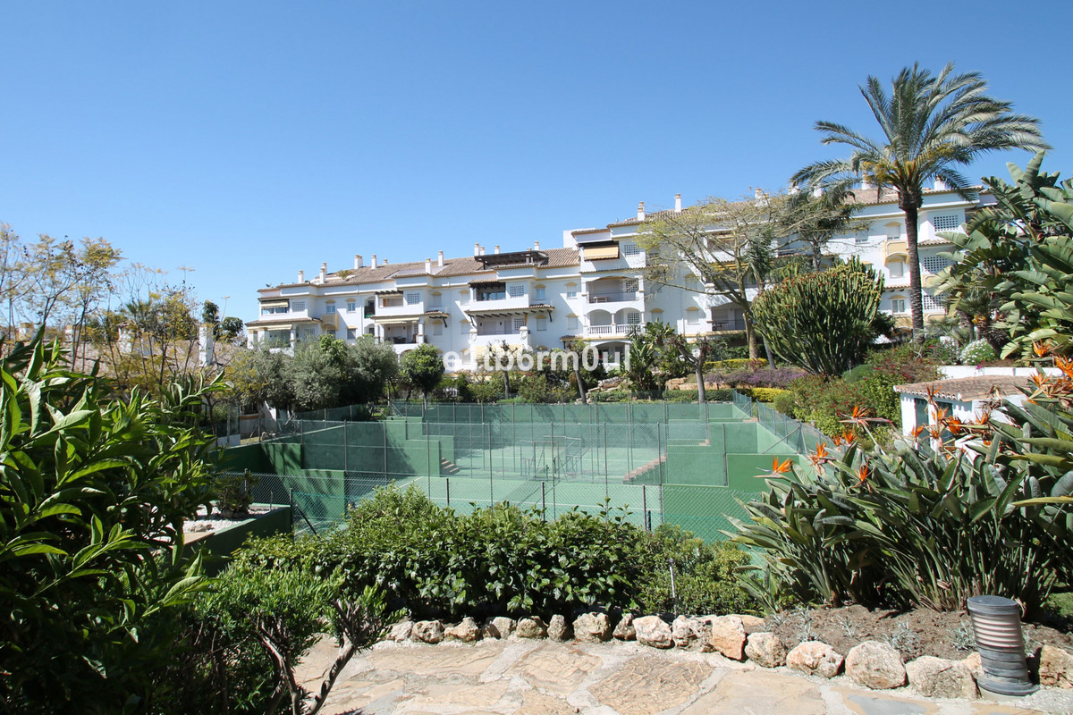 Se vende Apartamento Planta Media de 2 dormitorios en Costa Del Sol, Málaga, España