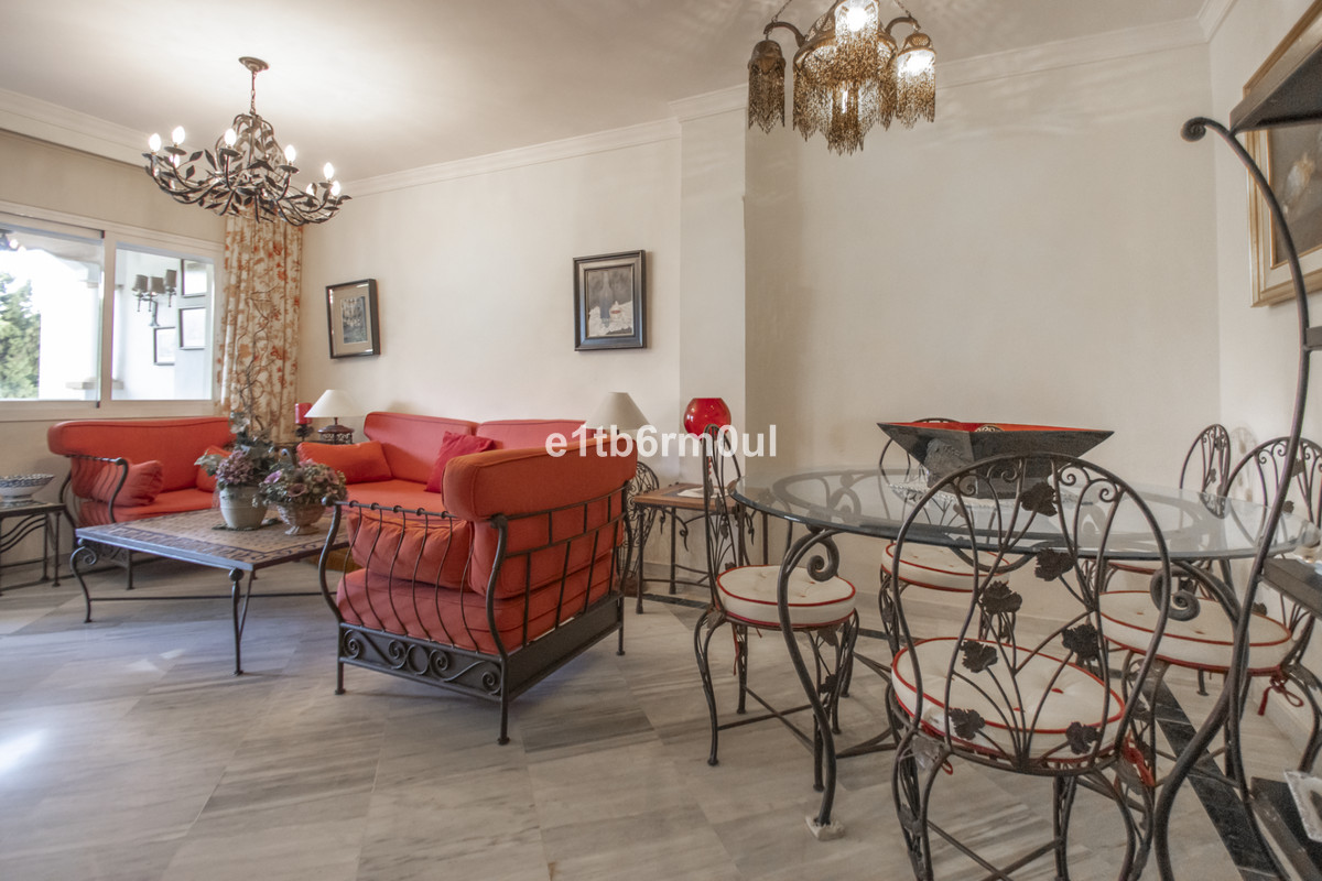 Se vende Apartamento Planta Media de 2 dormitorios en Costa Del Sol, Málaga, España