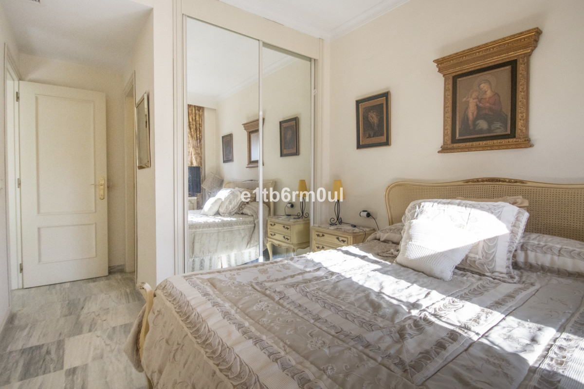 Se vende Apartamento Planta Media de 2 dormitorios en Costa Del Sol, Málaga, España