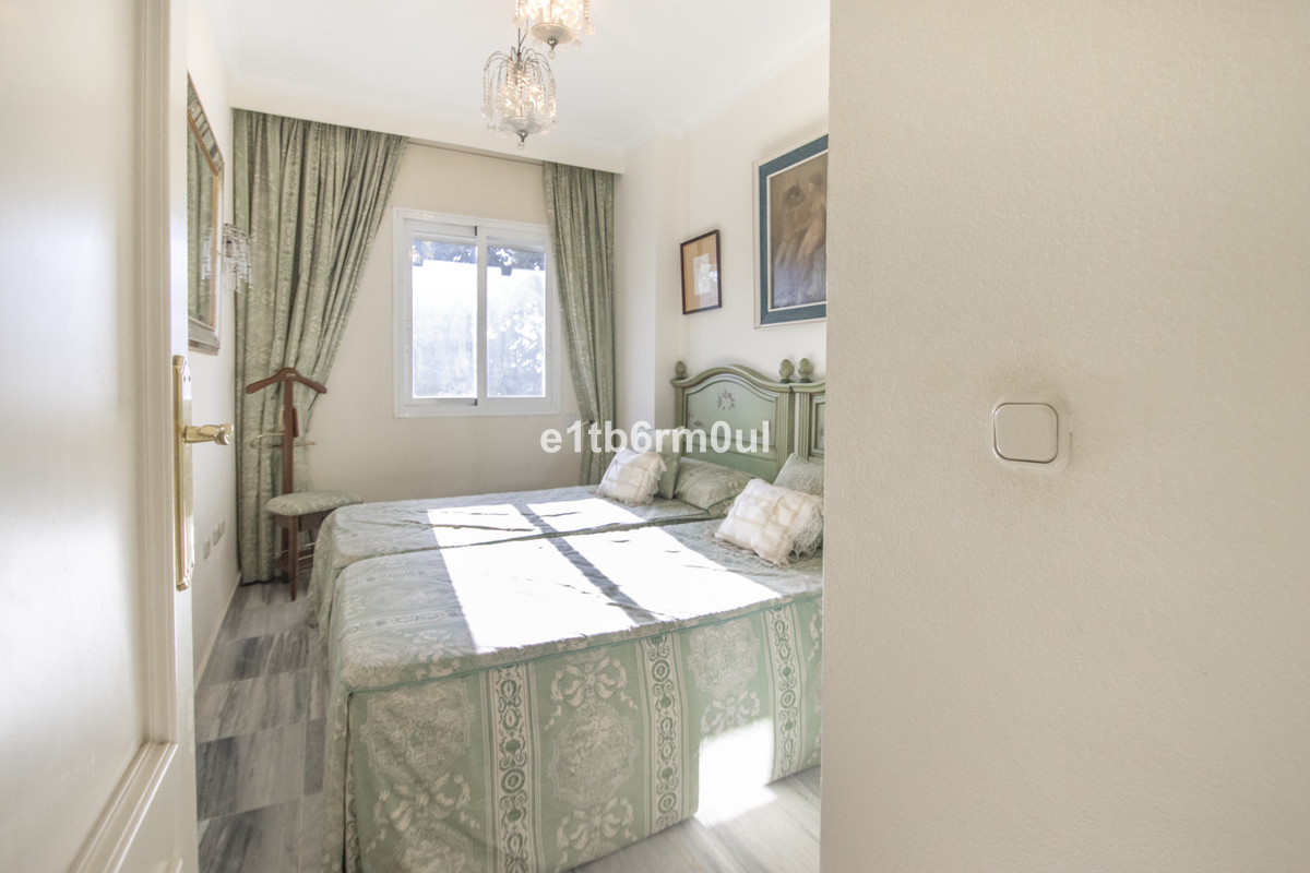 Se vende Apartamento Planta Media de 2 dormitorios en Costa Del Sol, Málaga, España