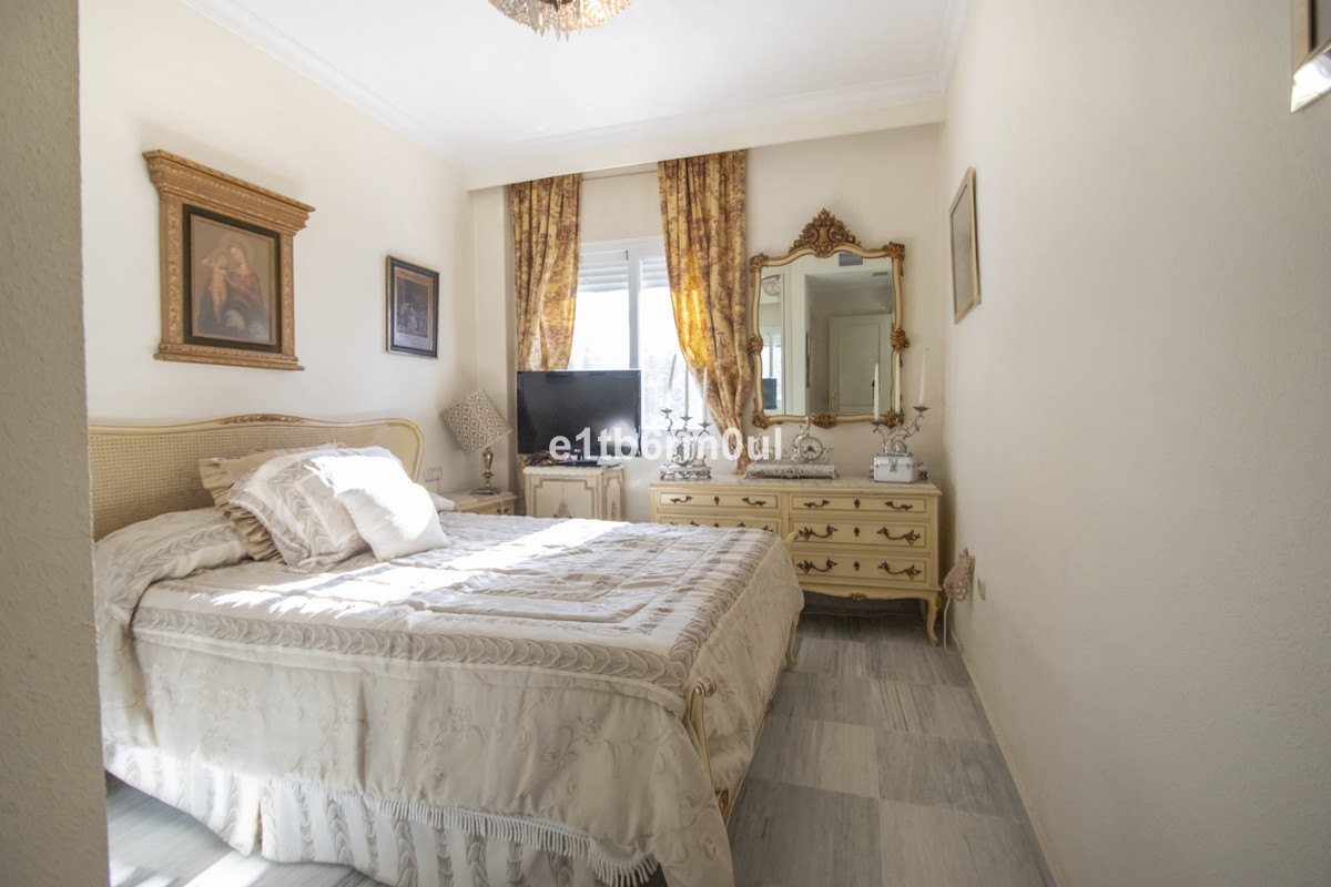 Se vende Apartamento Planta Media de 2 dormitorios en Costa Del Sol, Málaga, España