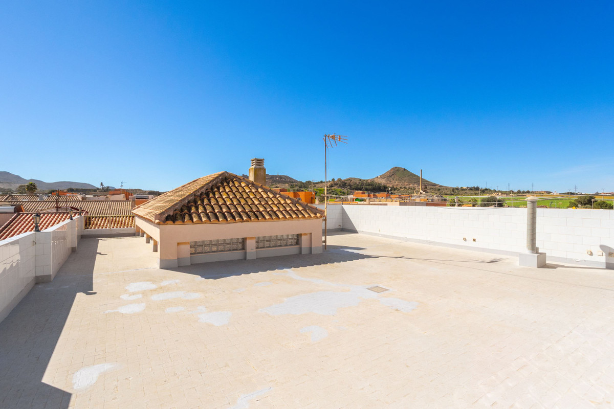 Se vende Villa - Chalet de 4 dormitorios en Costa Calida, Murcia, España