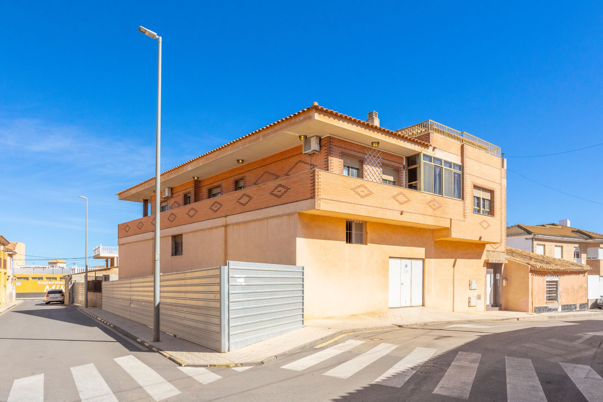Se vende Villa - Chalet de 4 dormitorios en Costa Calida, Murcia, España