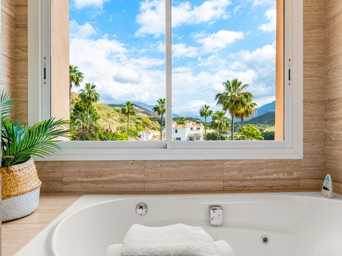 3 Bed Apartment for sale in Nueva Andalucía Costa Del Sol, Málaga, Spain