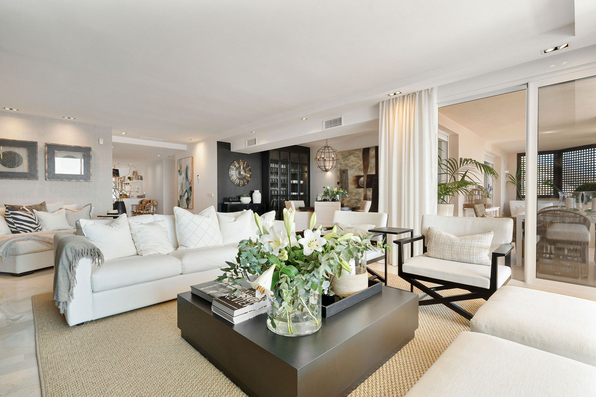 3 Bed Apartment for sale in Nueva Andalucía Costa Del Sol, Málaga, Spain