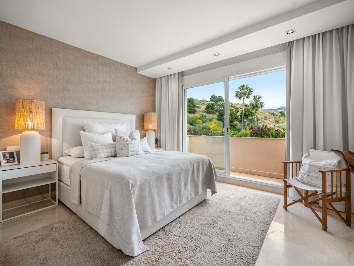 3 Bed Apartment for sale in Nueva Andalucía Costa Del Sol, Málaga, Spain