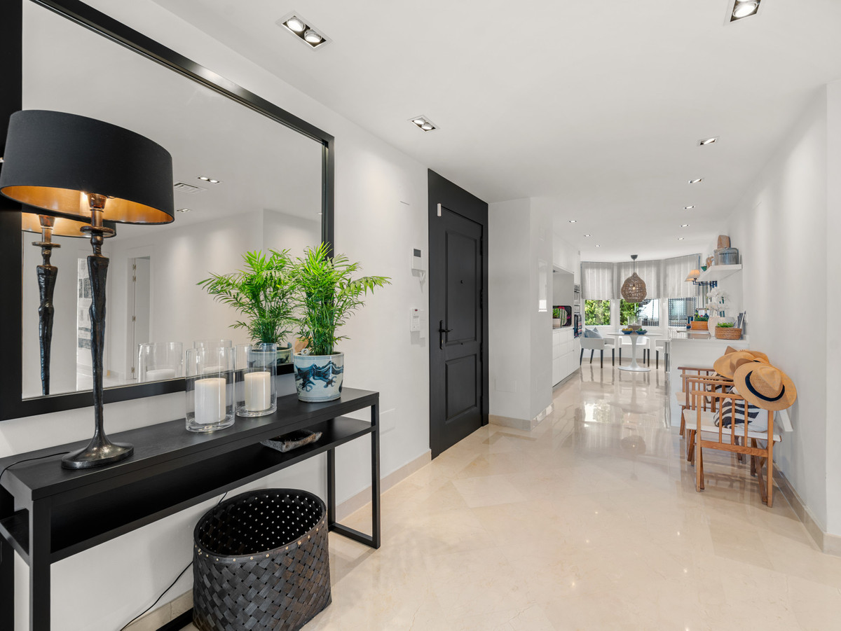 3 Bed Apartment for sale in Nueva Andalucía Costa Del Sol, Málaga, Spain