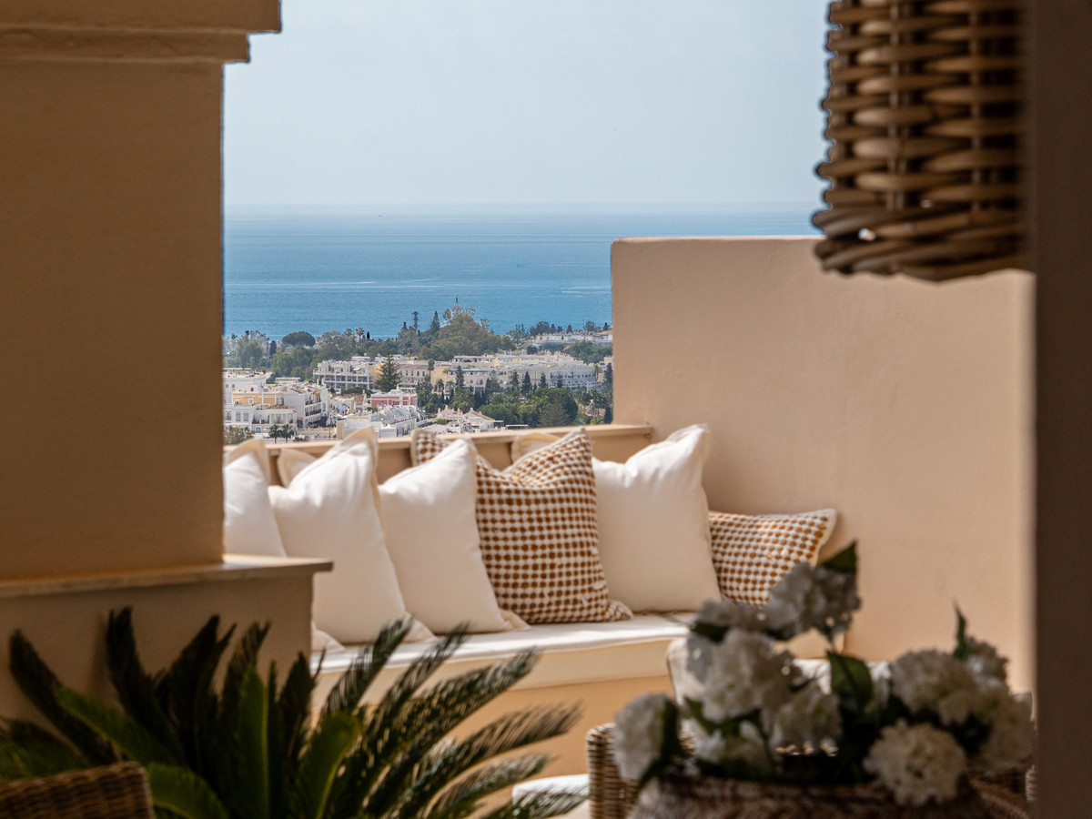 3 Bed Apartment for sale in Nueva Andalucía Costa Del Sol, Málaga, Spain