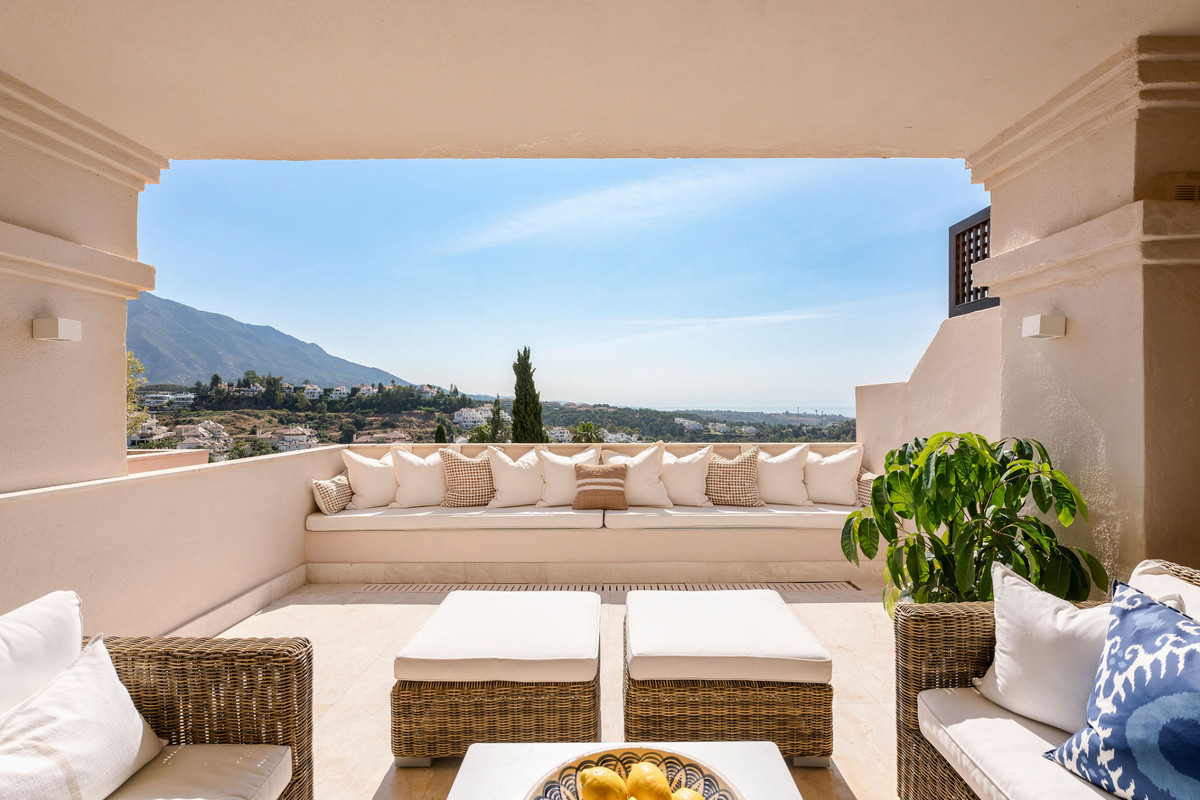 3 Bed Apartment for sale in Nueva Andalucía Costa Del Sol, Málaga, Spain