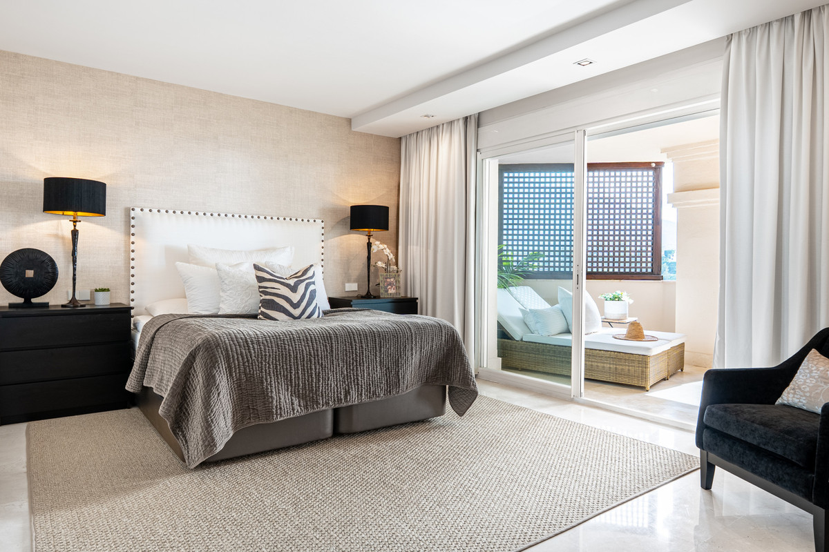 3 Bed Apartment for sale in Nueva Andalucía Costa Del Sol, Málaga, Spain