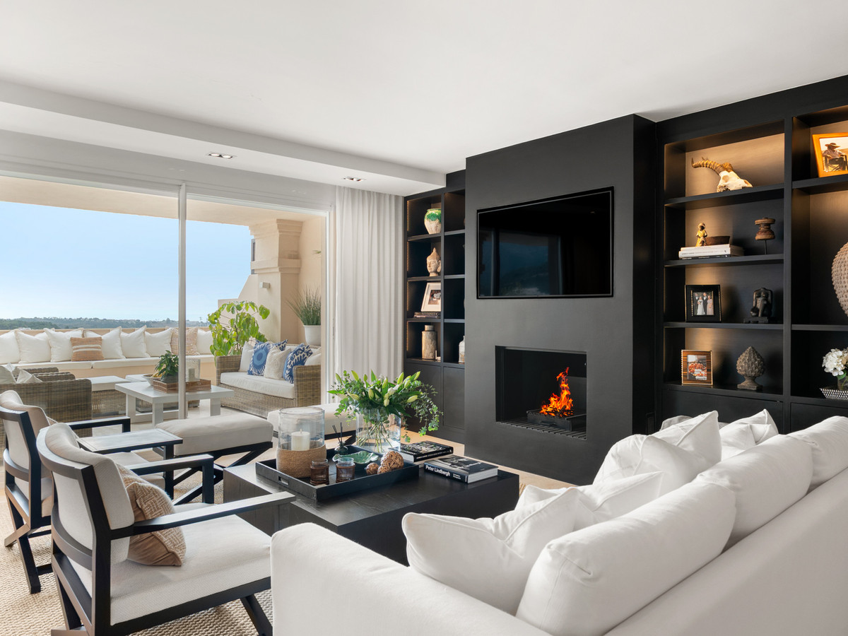 3 Bed Apartment for sale in Nueva Andalucía Costa Del Sol, Málaga, Spain