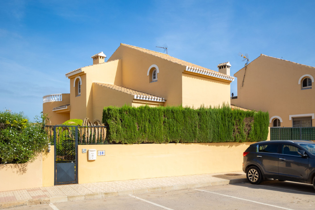 Se vende Villa - Chalet de 3 dormitorios en Costa Calida, Murcia, España