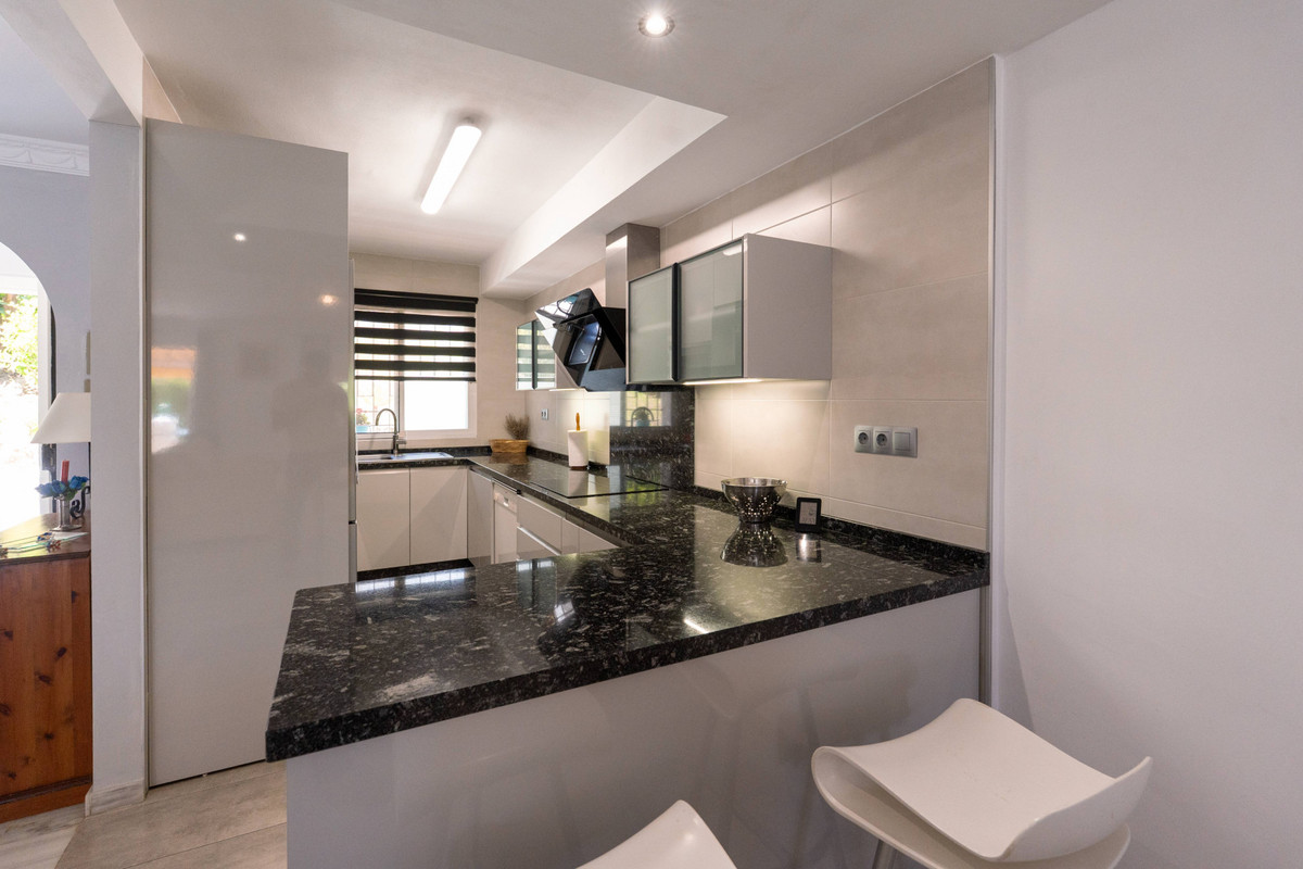3 Bed Townhouse for sale in Nueva Andalucía Costa Del Sol, Málaga, Spain