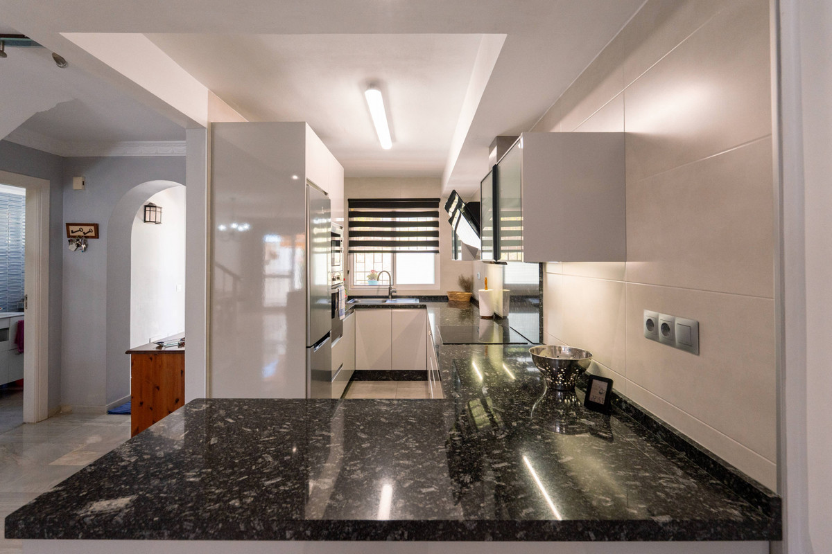 3 Bed Townhouse for sale in Nueva Andalucía Costa Del Sol, Málaga, Spain