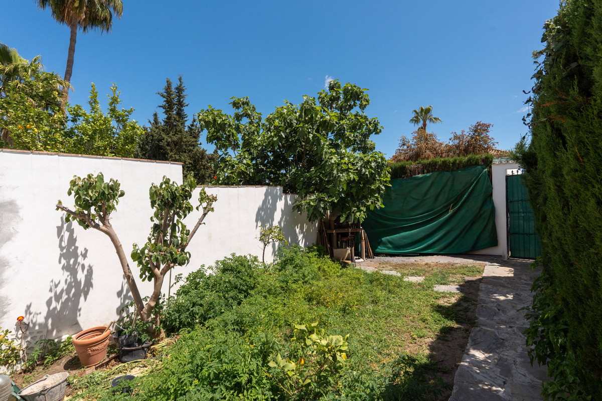 3 Bed Townhouse for sale in Nueva Andalucía Costa Del Sol, Málaga, Spain
