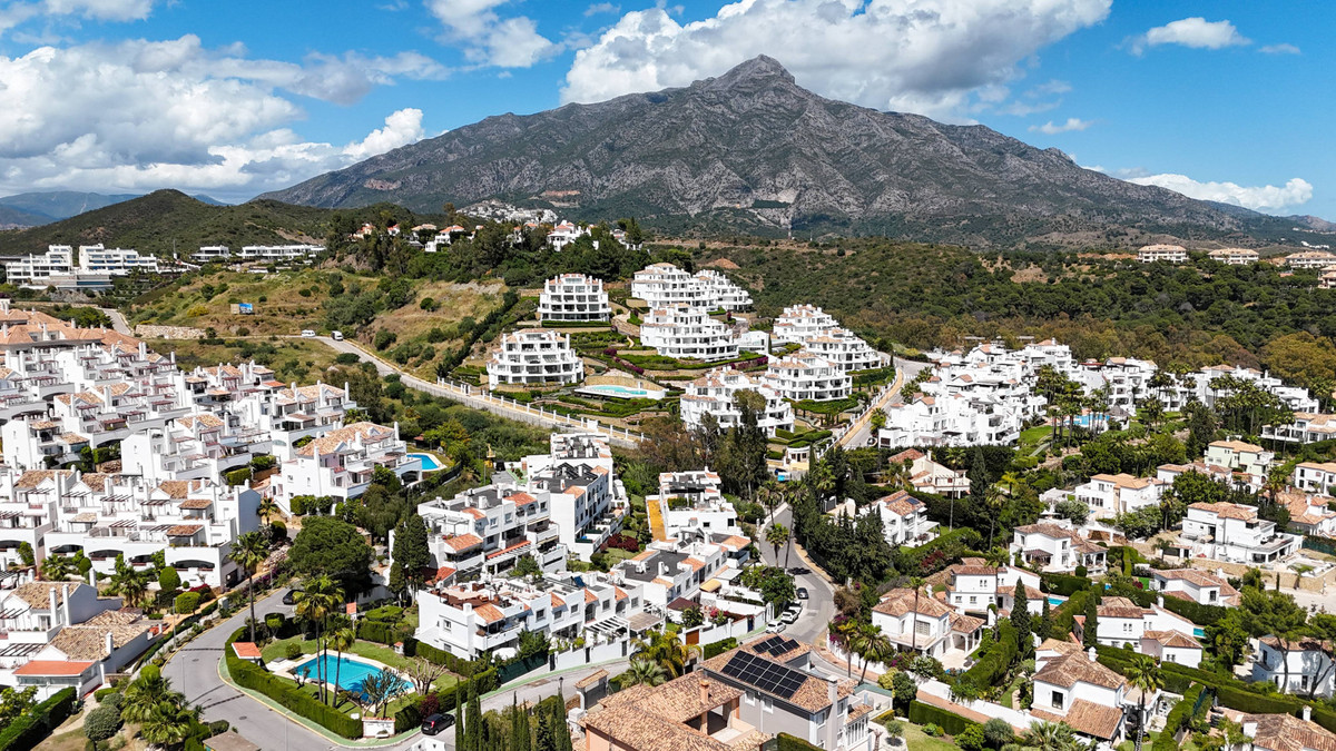 3 Bed Townhouse for sale in Nueva Andalucía Costa Del Sol, Málaga, Spain