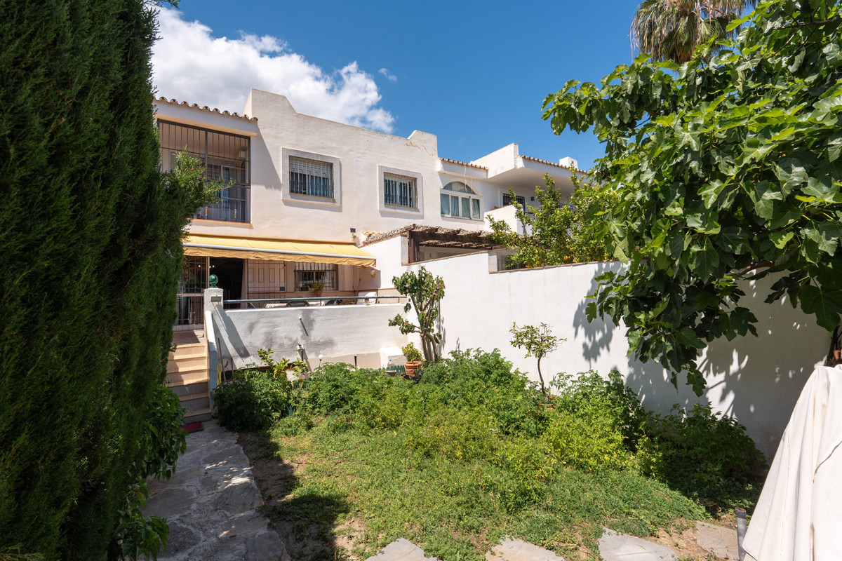 3 Bed Townhouse for sale in Nueva Andalucía Costa Del Sol, Málaga, Spain