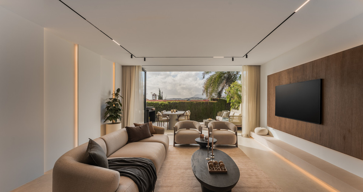 3 Bed Townhouse for sale in Nueva Andalucía Costa Del Sol, Málaga, Spain