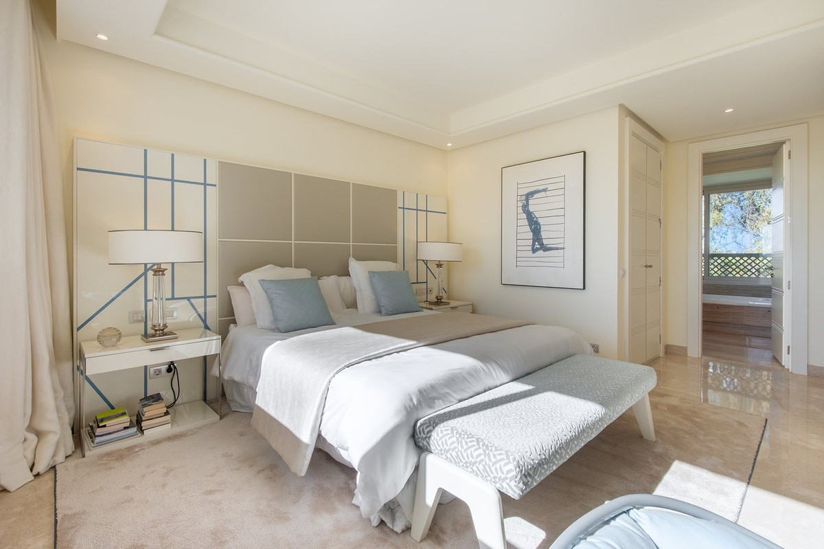 3 Bed Apartment for sale in Marbella Costa Del Sol, Málaga, Spain