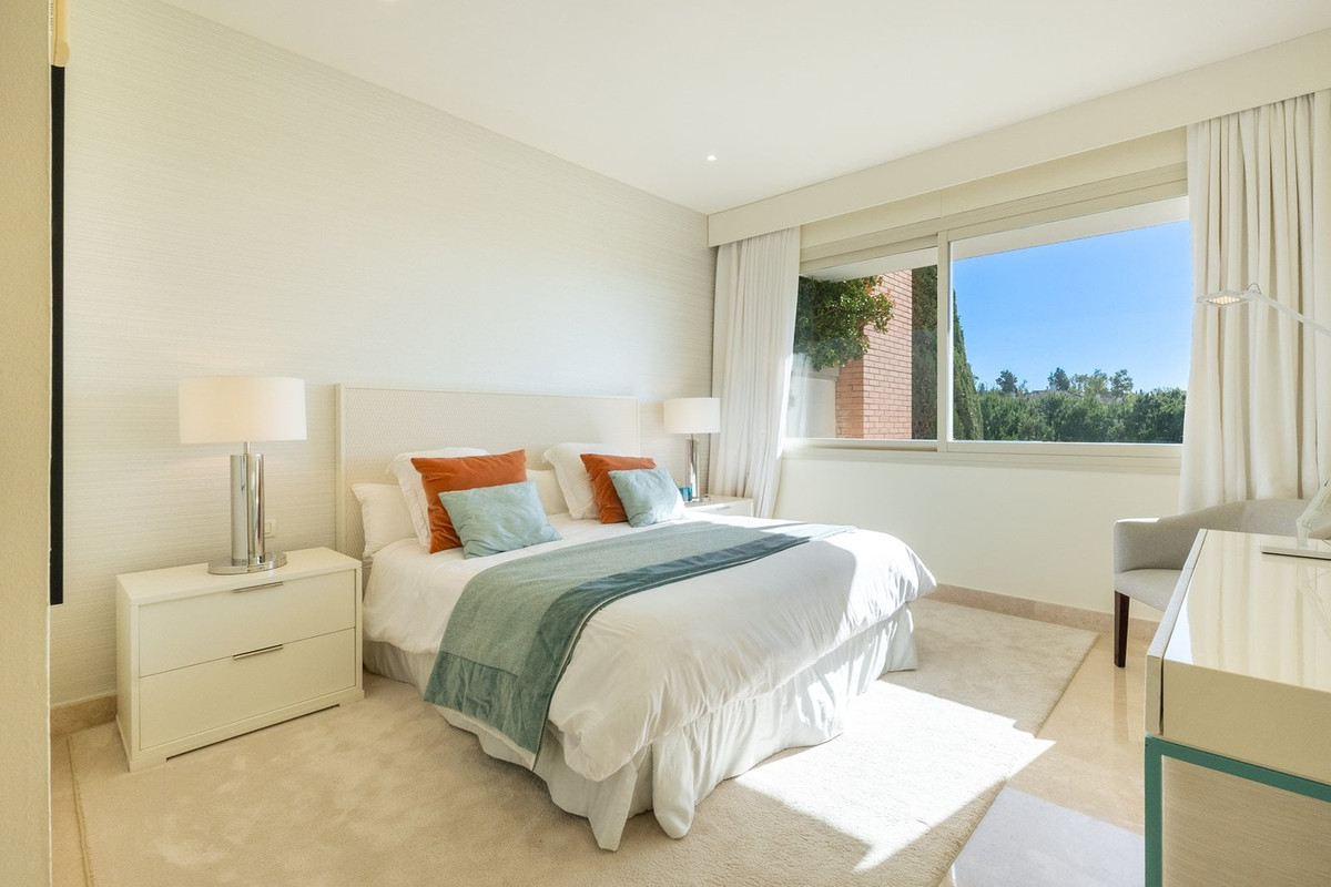 3 Bed Apartment for sale in Marbella Costa Del Sol, Málaga, Spain