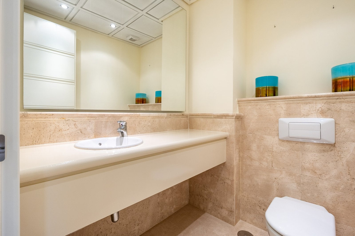 3 Bed Apartment for sale in Marbella Costa Del Sol, Málaga, Spain