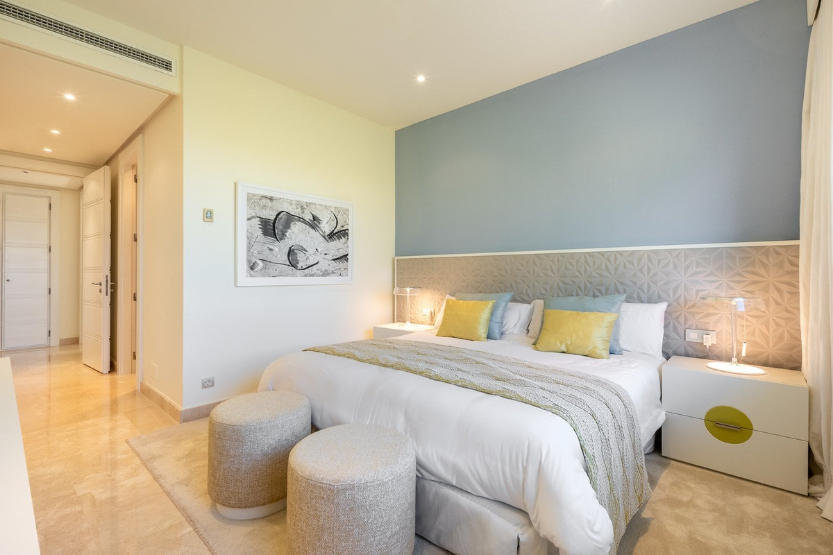 3 Bed Apartment for sale in Marbella Costa Del Sol, Málaga, Spain