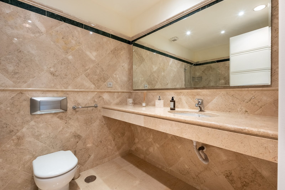 3 Bed Apartment for sale in Marbella Costa Del Sol, Málaga, Spain