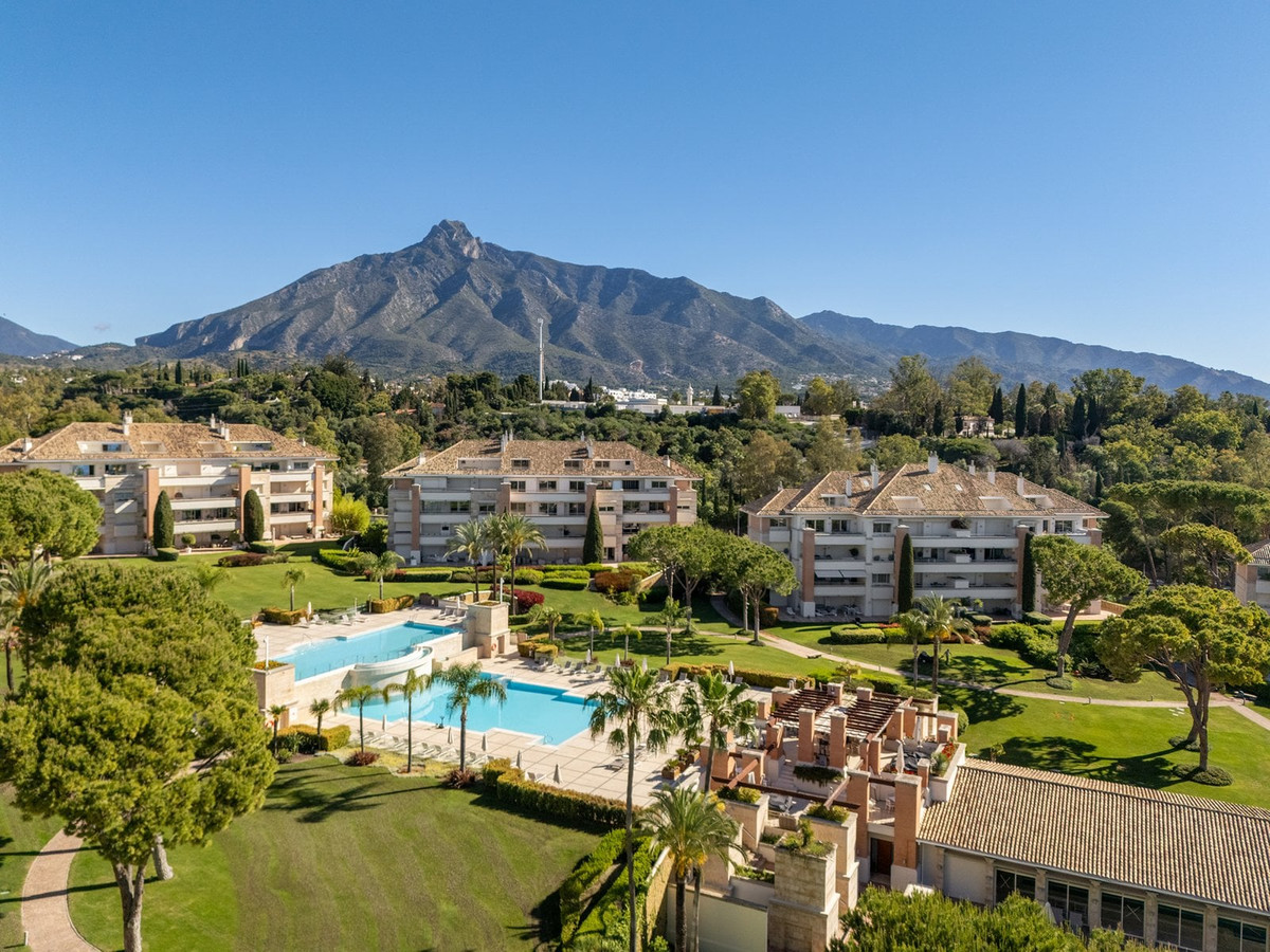 3 Bed Apartment for sale in Marbella Costa Del Sol, Málaga, Spain