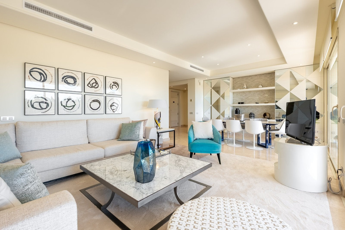 3 Bed Apartment for sale in Marbella Costa Del Sol, Málaga, Spain