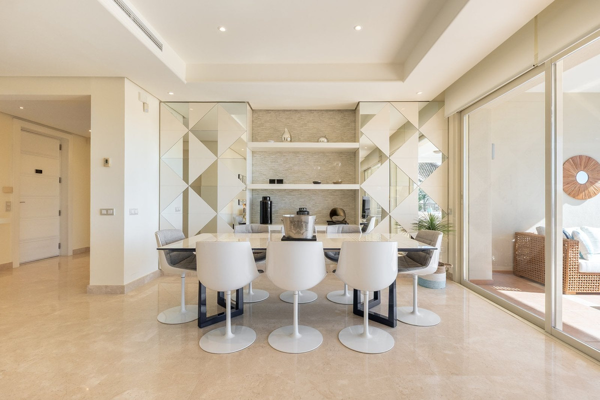 3 Bed Apartment for sale in Marbella Costa Del Sol, Málaga, Spain