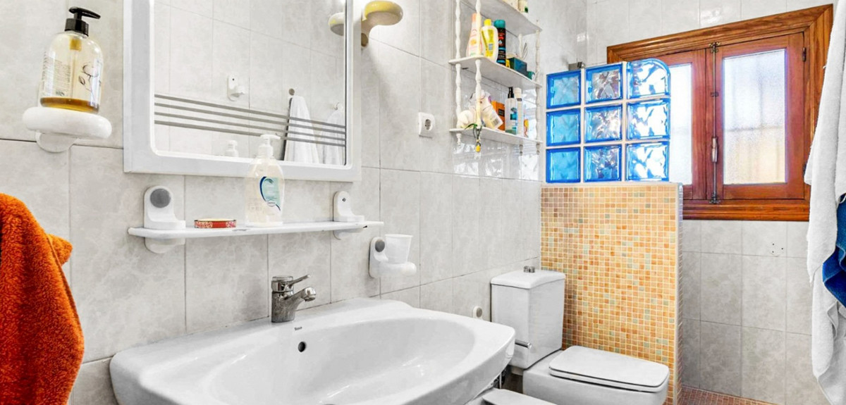 Se vende Villa - Chalet de 8 dormitorios en Costa Blanca, Alicante, España