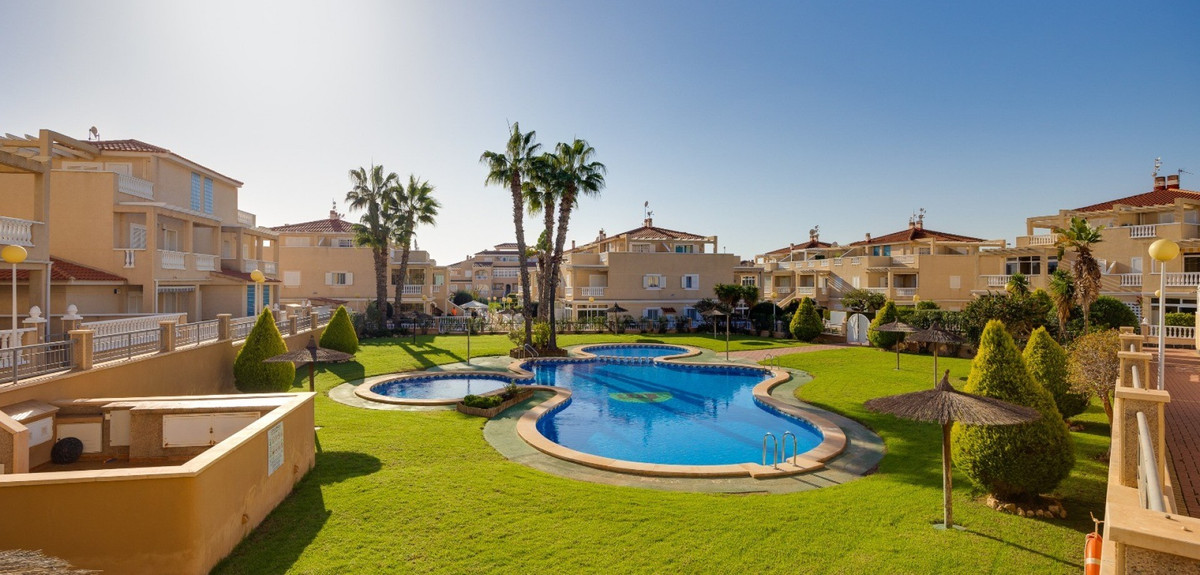 Se vende Apartamento Planta Baja de 3 dormitorios en Costa Blanca, Alicante, España
