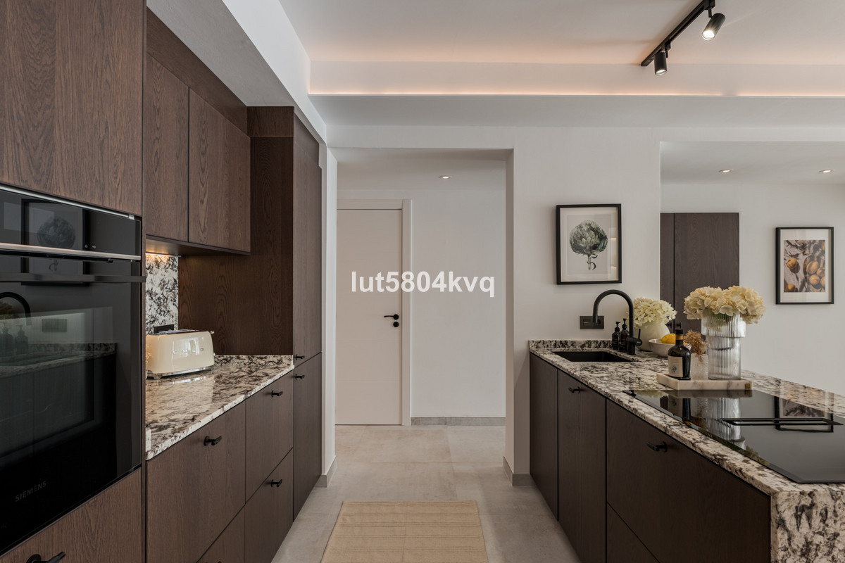 3 Bed Apartment for sale in La Quinta Costa Del Sol, Málaga, Spain