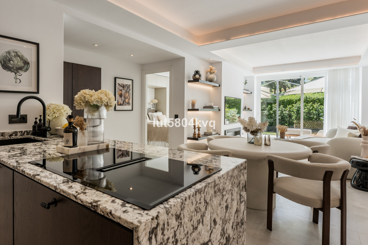 3 Bed Apartment for sale in La Quinta Costa Del Sol, Málaga, Spain