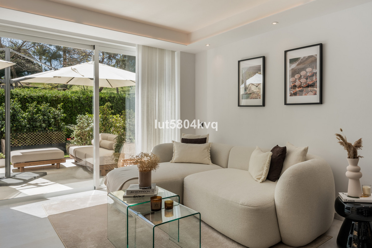 3 Bed Apartment for sale in La Quinta Costa Del Sol, Málaga, Spain