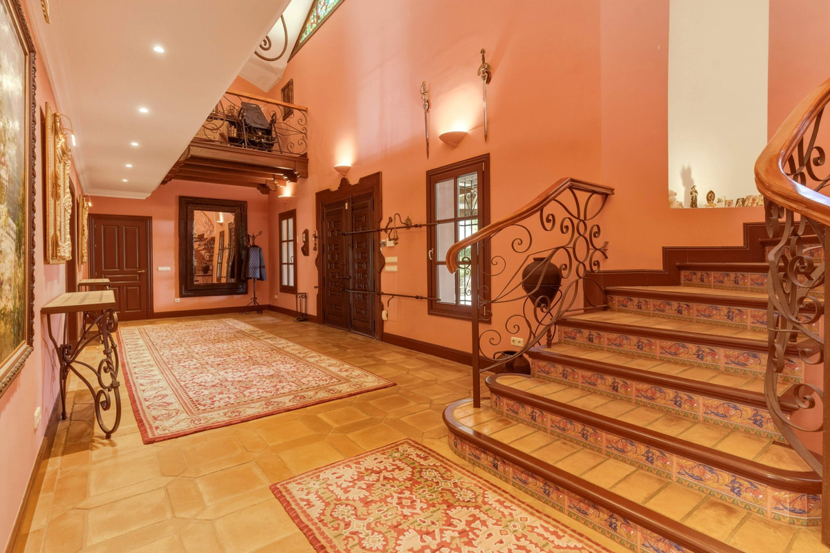Se vende Villa - Chalet de 6 dormitorios en Costa Del Sol, Málaga, España