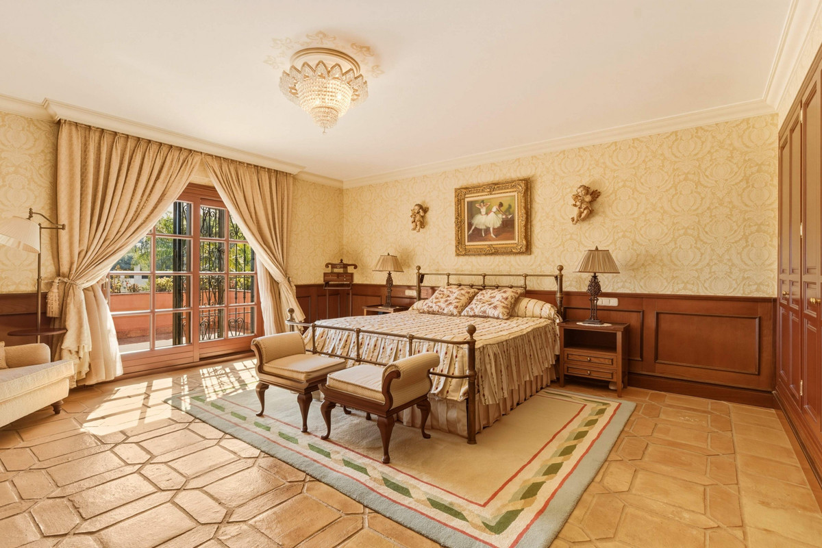 Se vende Villa - Chalet de 6 dormitorios en Costa Del Sol, Málaga, España