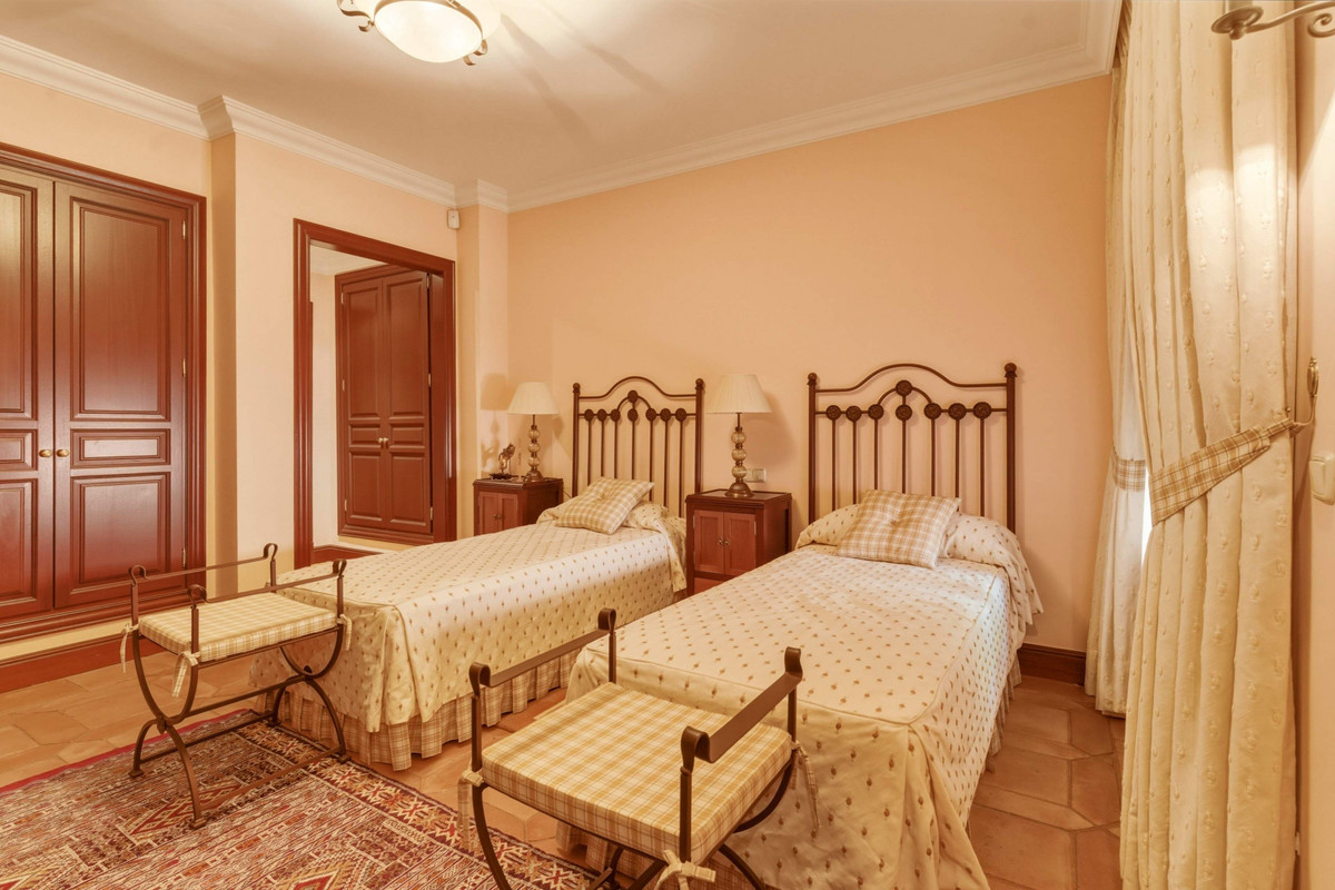 Se vende Villa - Chalet de 6 dormitorios en Costa Del Sol, Málaga, España