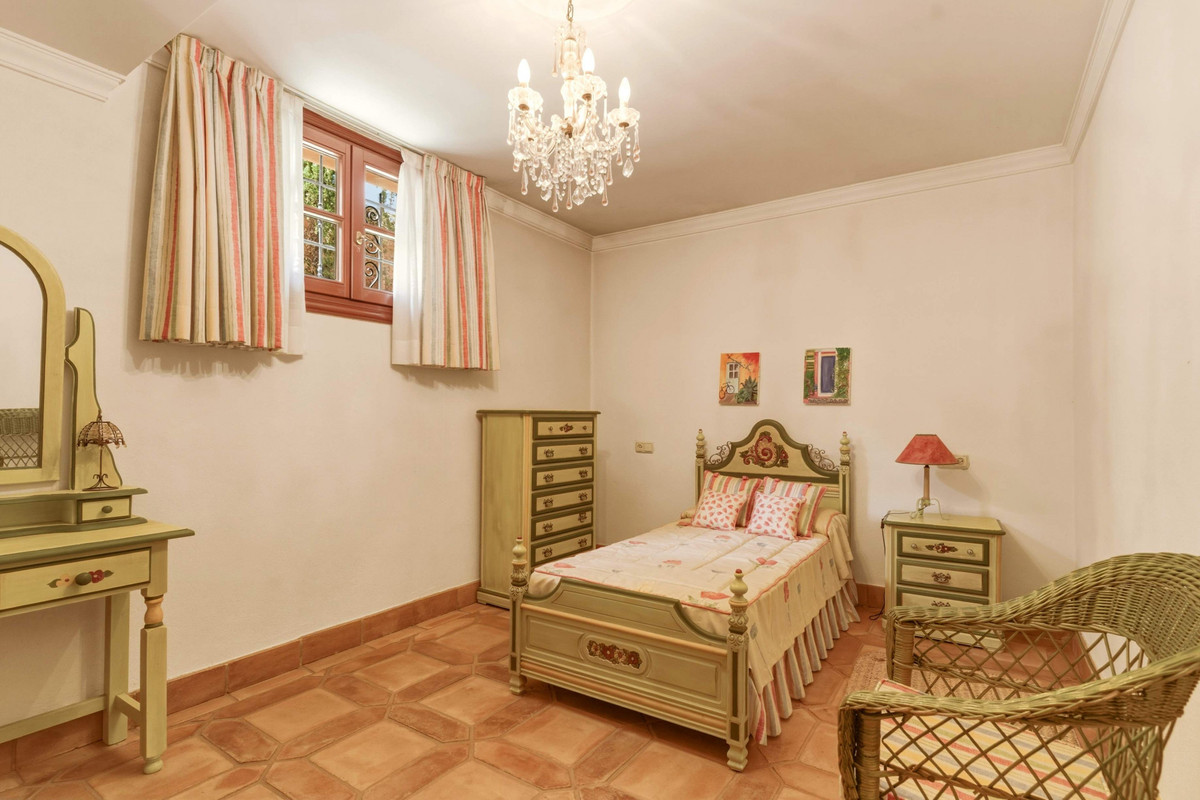 Se vende Villa - Chalet de 6 dormitorios en Costa Del Sol, Málaga, España