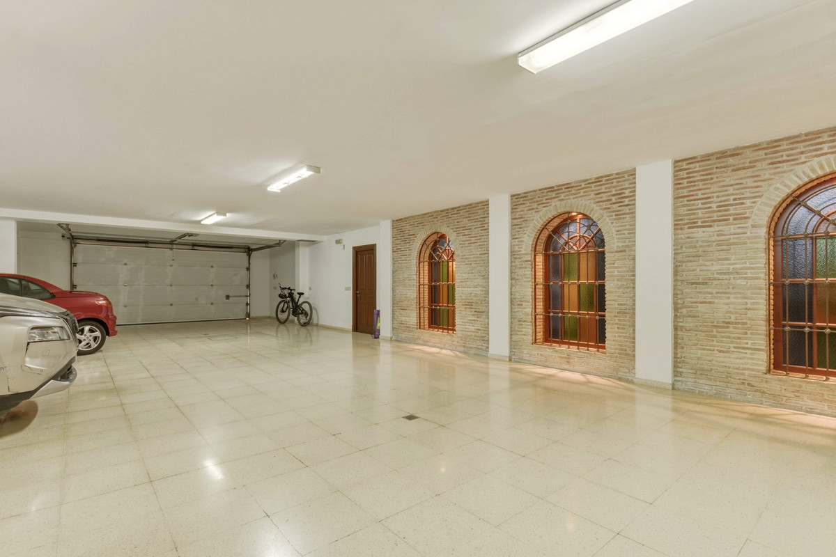 Se vende Villa - Chalet de 6 dormitorios en Costa Del Sol, Málaga, España