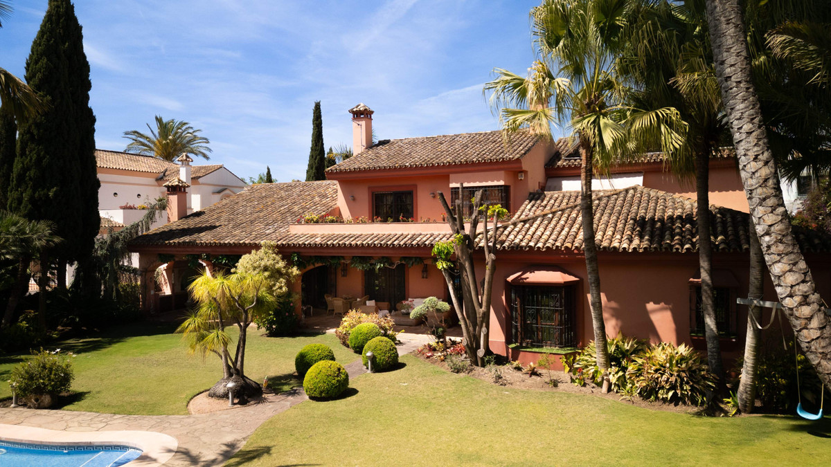 Se vende Villa - Chalet de 6 dormitorios en Costa Del Sol, Málaga, España