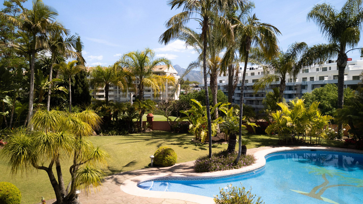 Se vende Villa - Chalet de 6 dormitorios en Costa Del Sol, Málaga, España